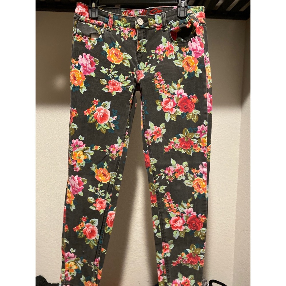 Vanilla star floral rose pattern jean pants size 11